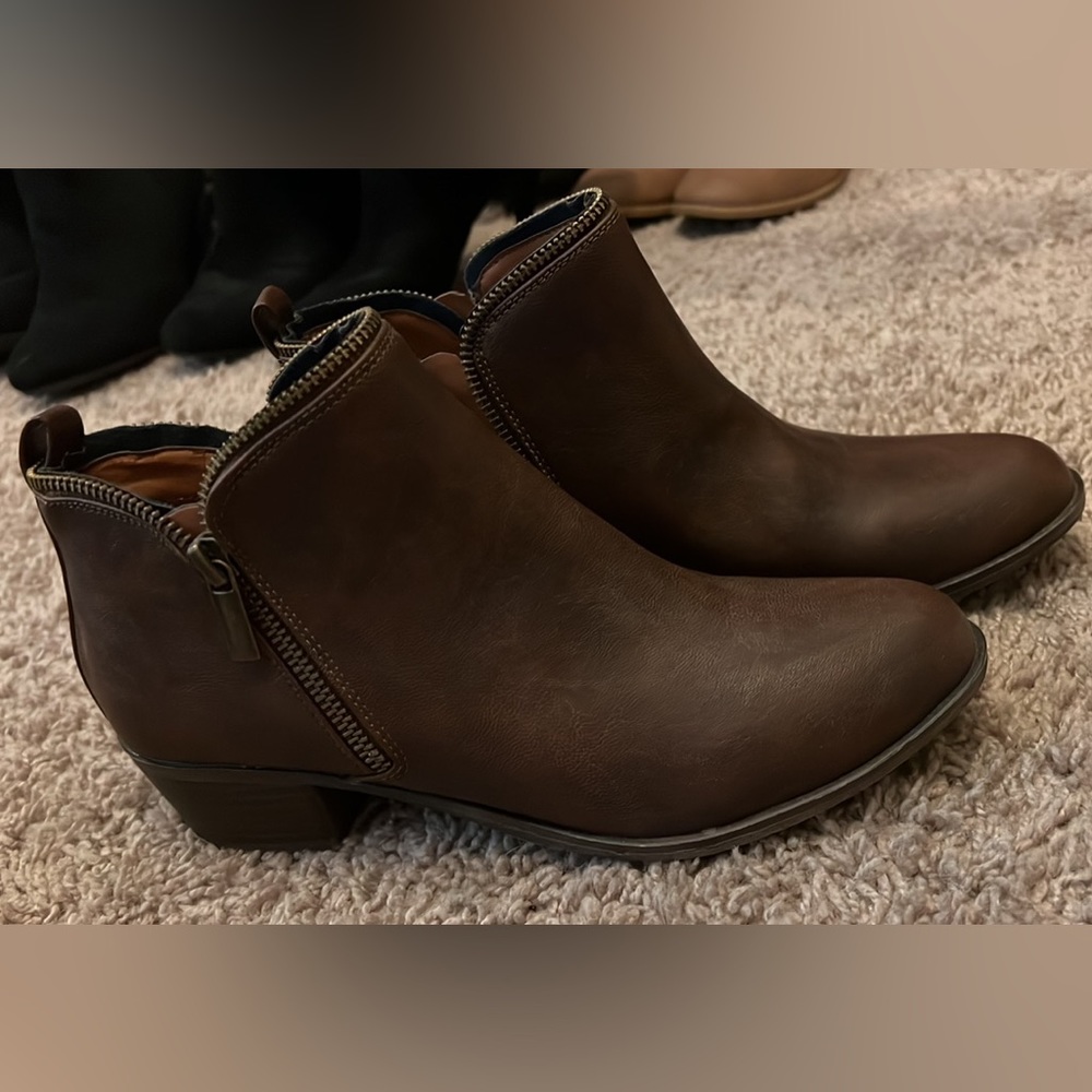 Brown booties, size 7.5, never worn